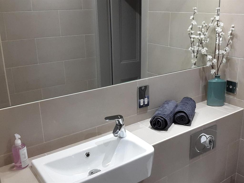 Апартаменты Edinburgh Nine Номер фото